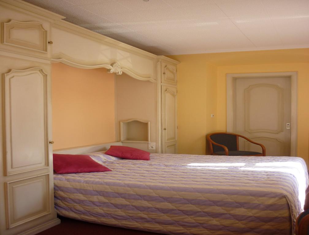 أوبيرني Hotel Des Vosges 5 Rue De La Gare الغرفة الصورة